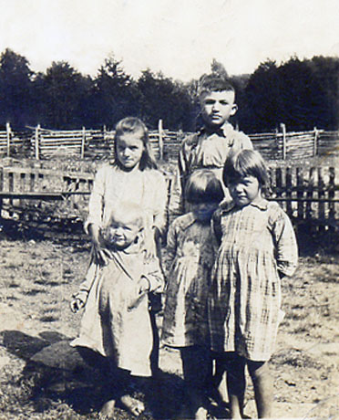 Vera and her siblings about 1920.